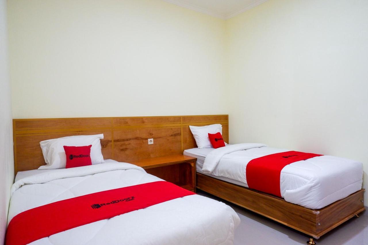 Reddoorz Near Rita Supermall Purwokerto 2 ภายนอก รูปภาพ