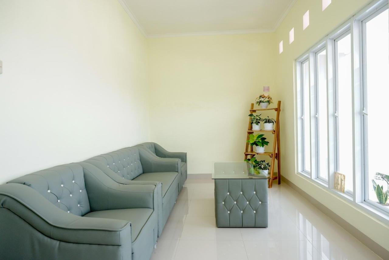 Reddoorz Near Rita Supermall Purwokerto 2 ภายนอก รูปภาพ